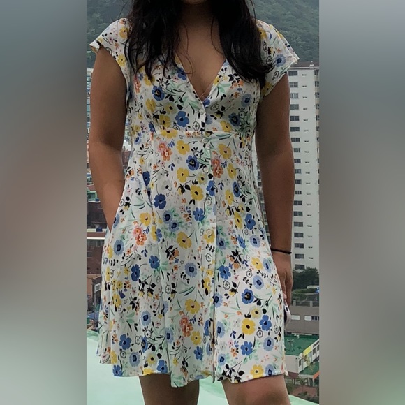 Zara dress - Picture 3 of 3